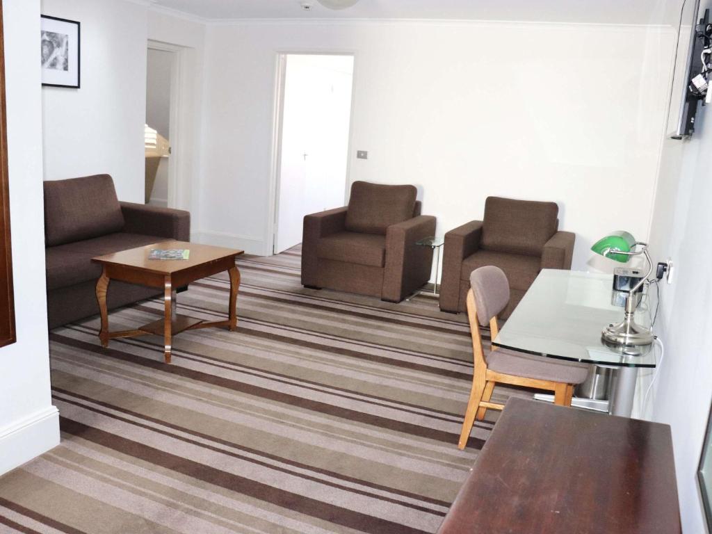 Mercure Canberra - Resim 34