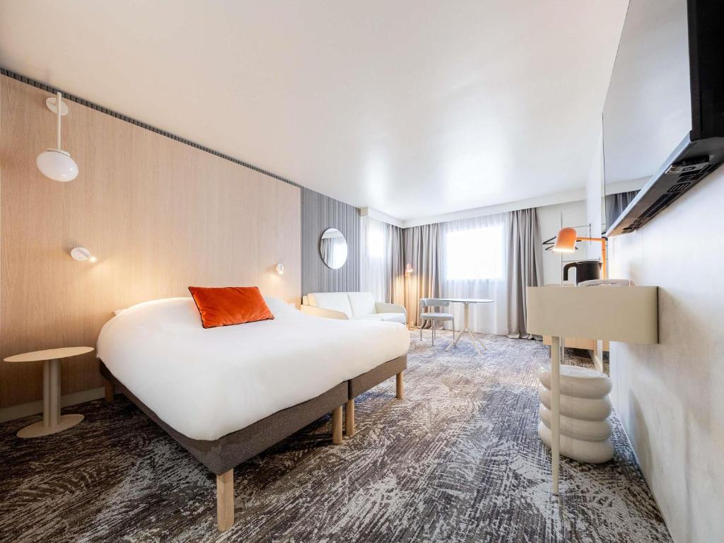Novotel Paris 13 Porte d'Italie - Superior Double Room With Double Sofa Bed