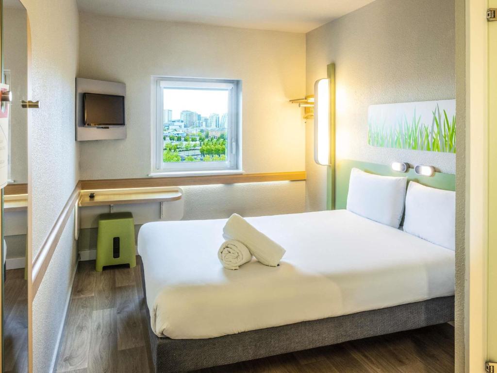 ibis budget Manchester Salford Quays - Resim 9