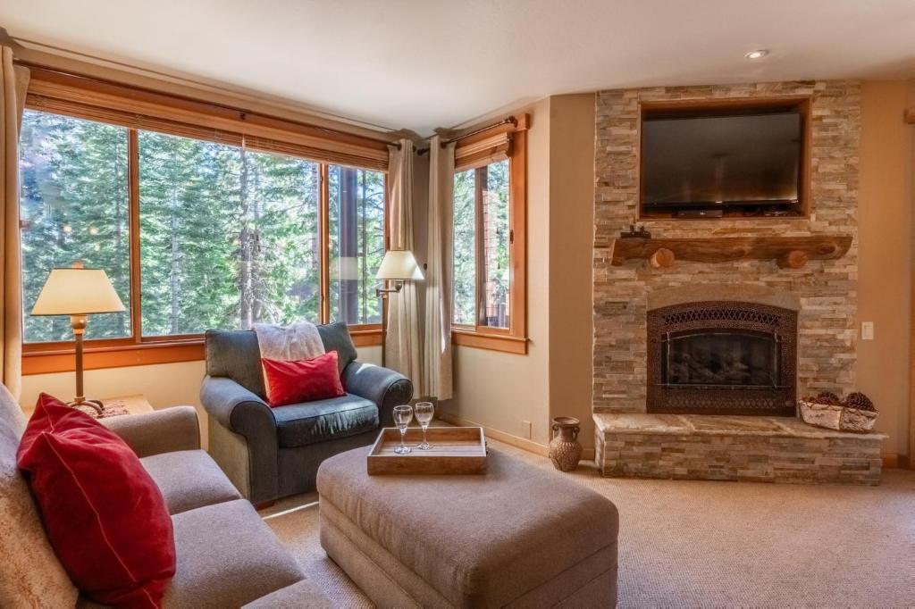 Imagen de la galería de Northstar - Ski View Condo, en Truckee
