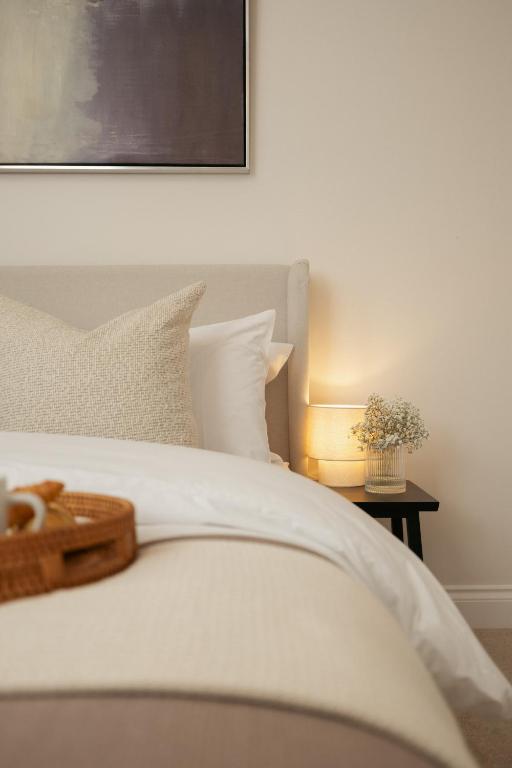 Number 20-free parking and walking distance into York 6