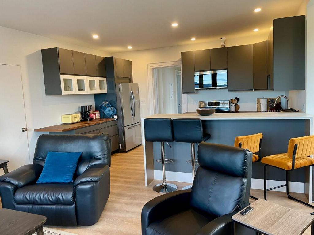 Kuchyň nebo kuchyňský kout v ubytování The Golden Sky Sanctuary at the Algonquin Residence