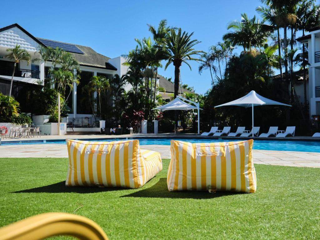 La alberca dentro o cerca de Mercure Gold Coast Resort