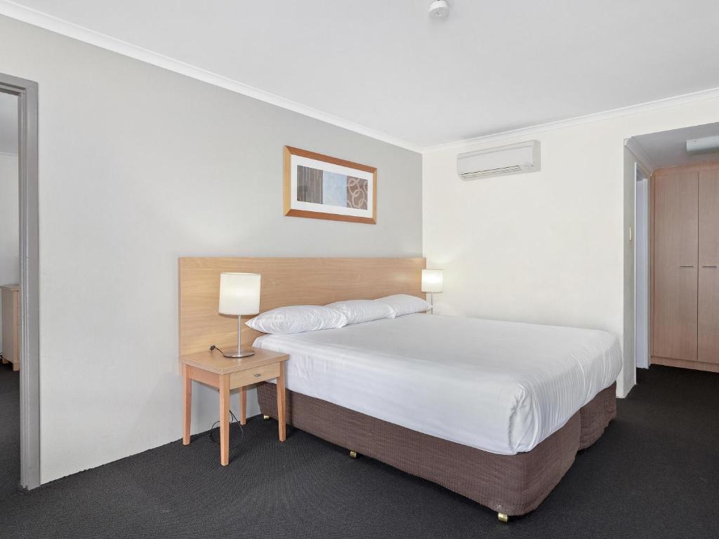 ibis Styles Canberra Eagle Hawk - Resim 13