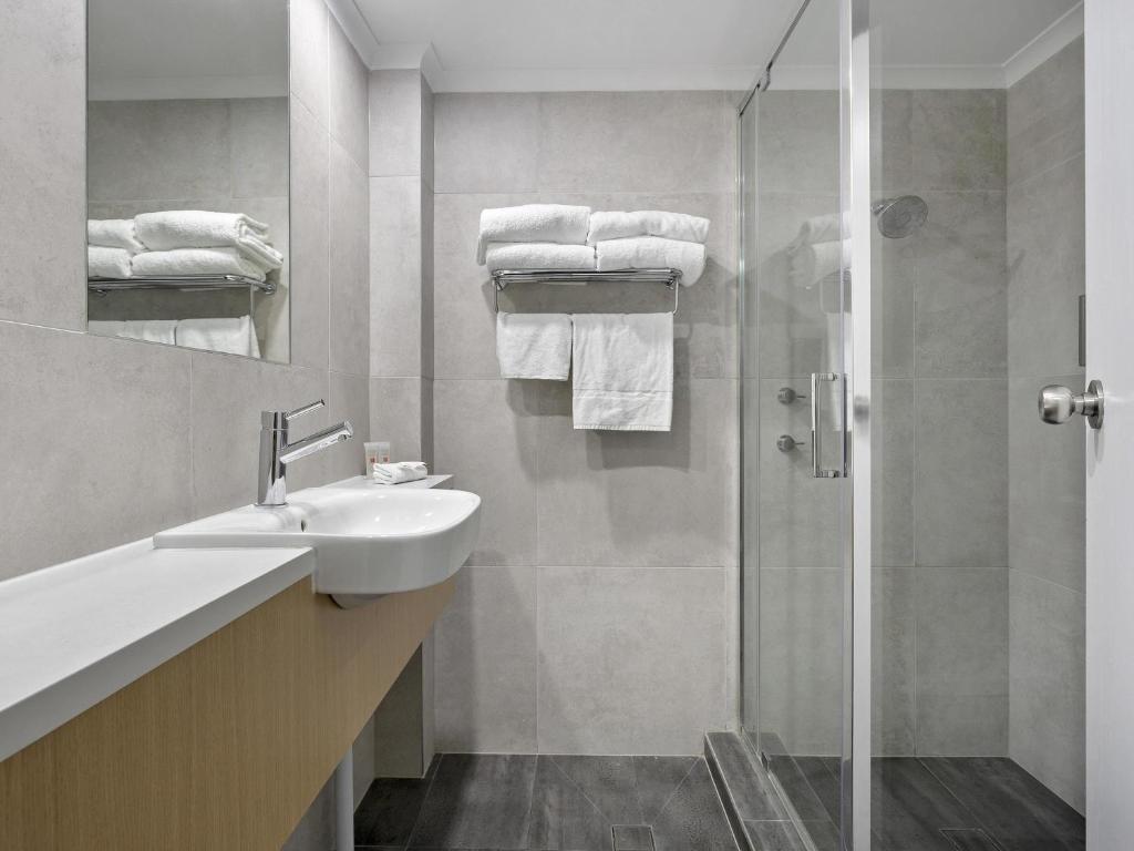 ibis Styles Canberra Eagle Hawk - Resim 21