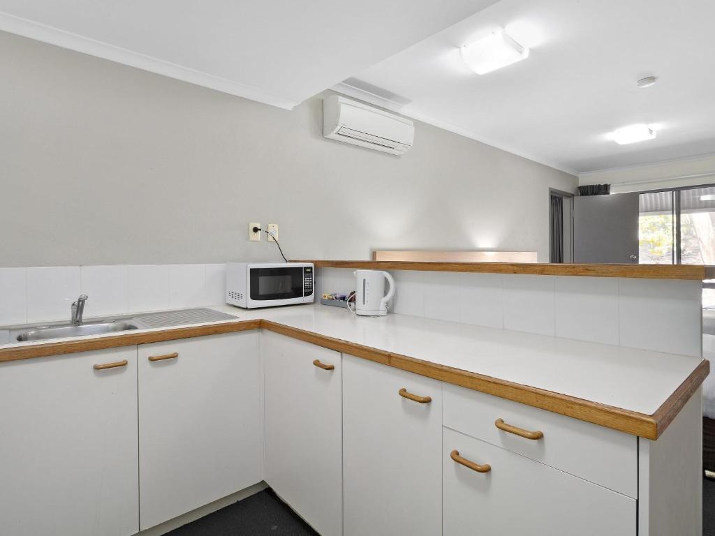 ibis Styles Canberra Eagle Hawk - Resim 29