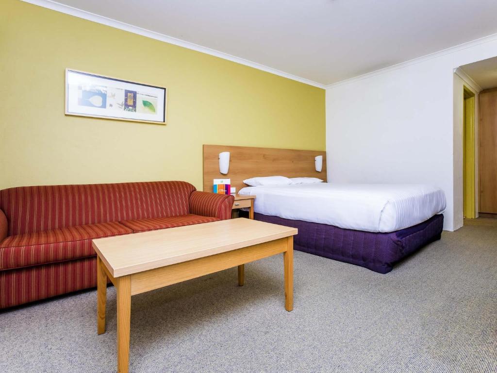 ibis Styles Canberra Eagle Hawk - Resim 30