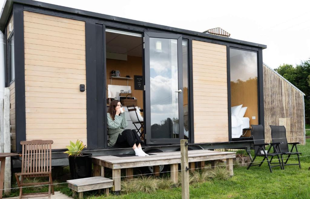 Forest Farm Tiny House by Tiny Away - Resim 2