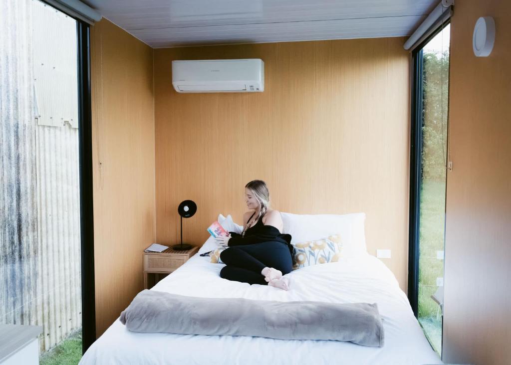 Forest Farm Tiny House by Tiny Away - Resim 3