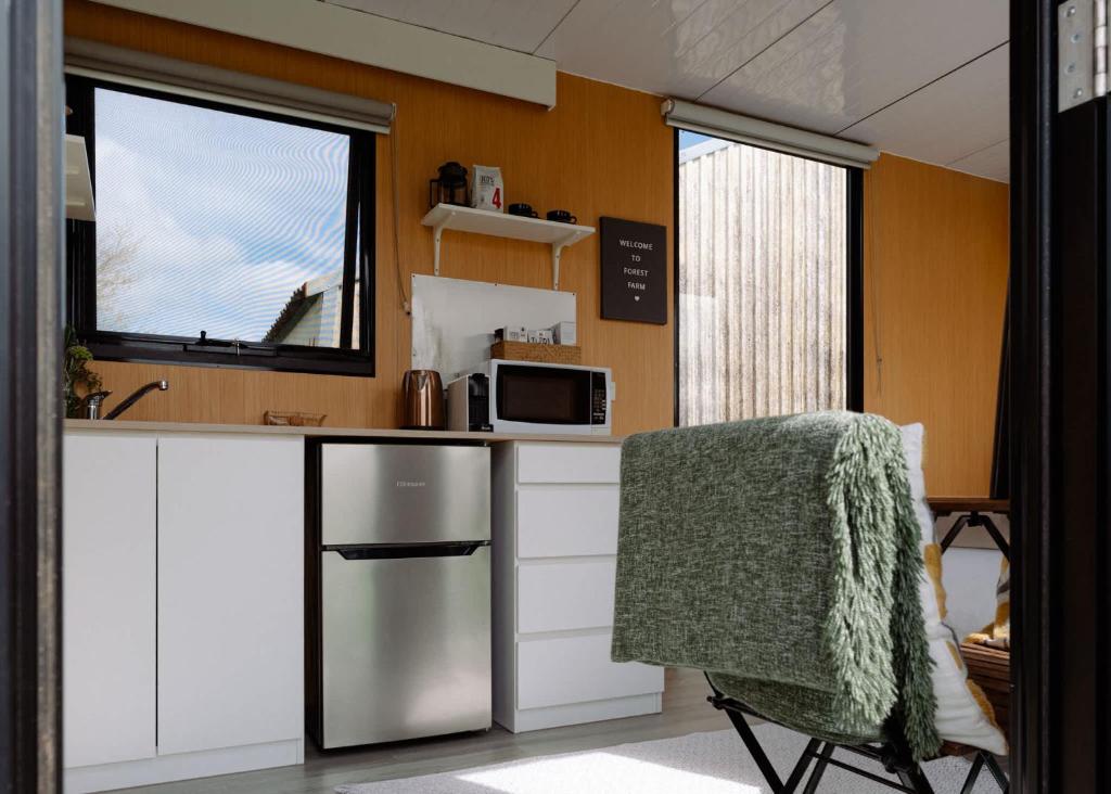 Forest Farm Tiny House by Tiny Away - Resim 8