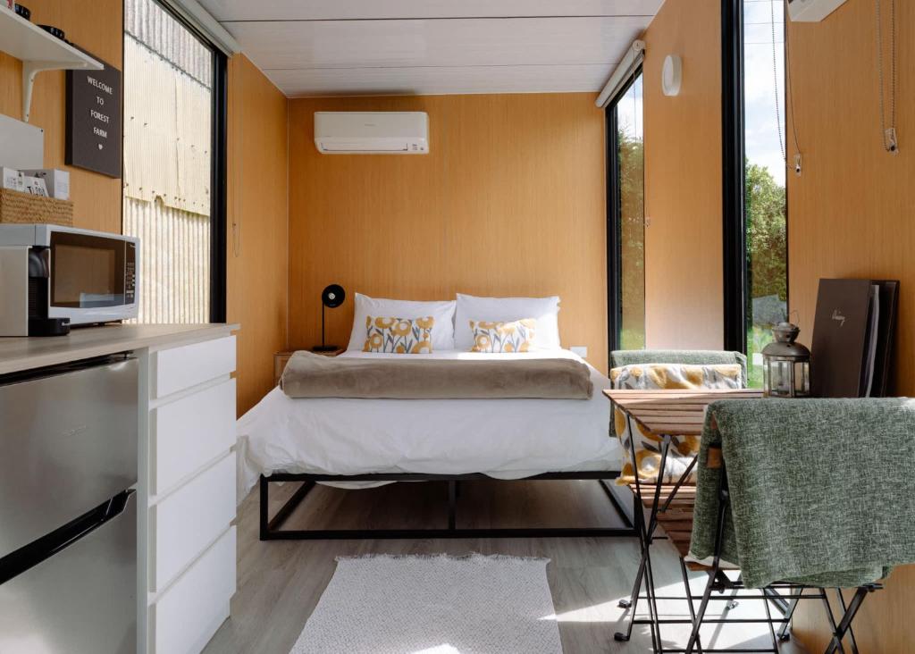 Forest Farm Tiny House by Tiny Away - Resim 9