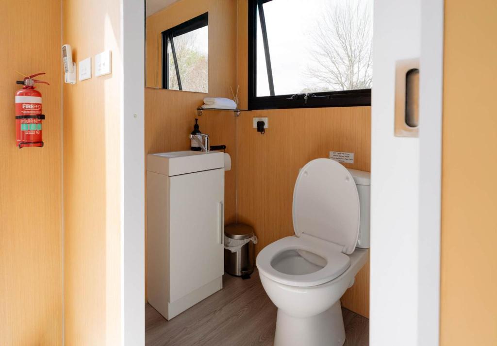 Forest Farm Tiny House by Tiny Away - Resim 12