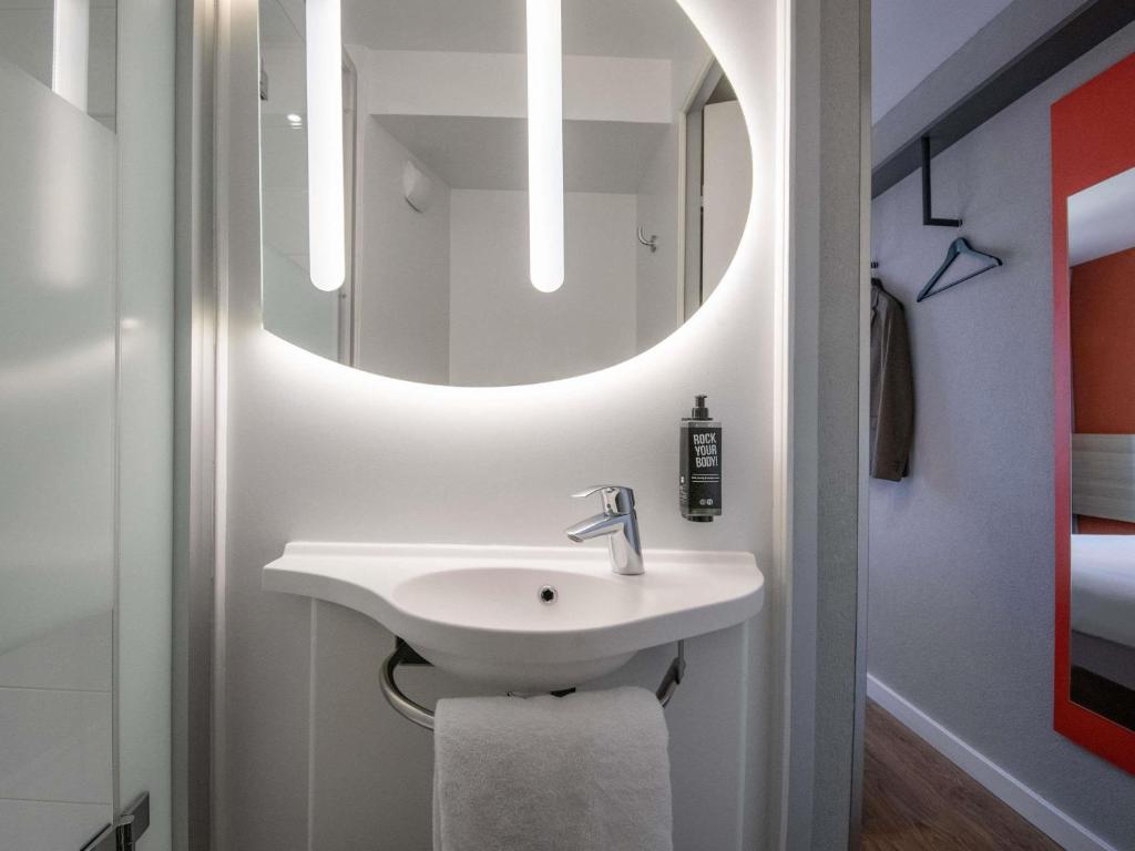 ibis budget Nice Aeroport - Resim 20