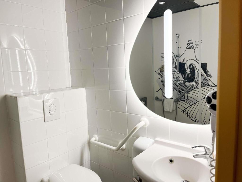 ibis budget Marseille Vieux Port - Resim 22