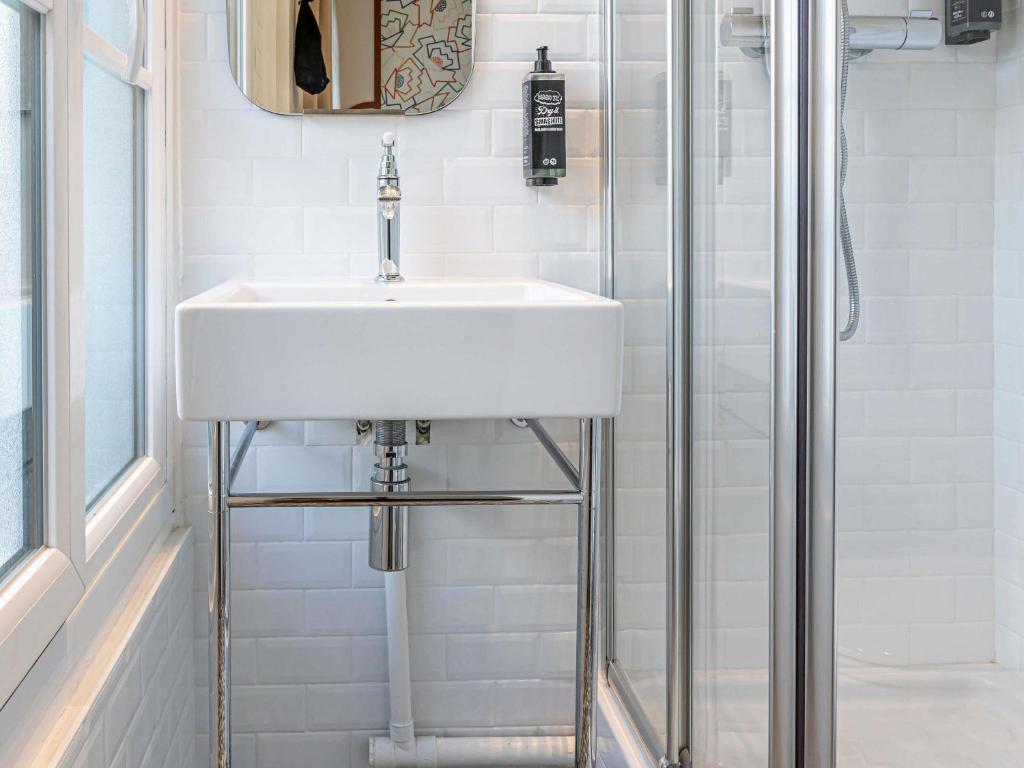 ibis Styles Paris Eiffel Cambronne - Resim 17