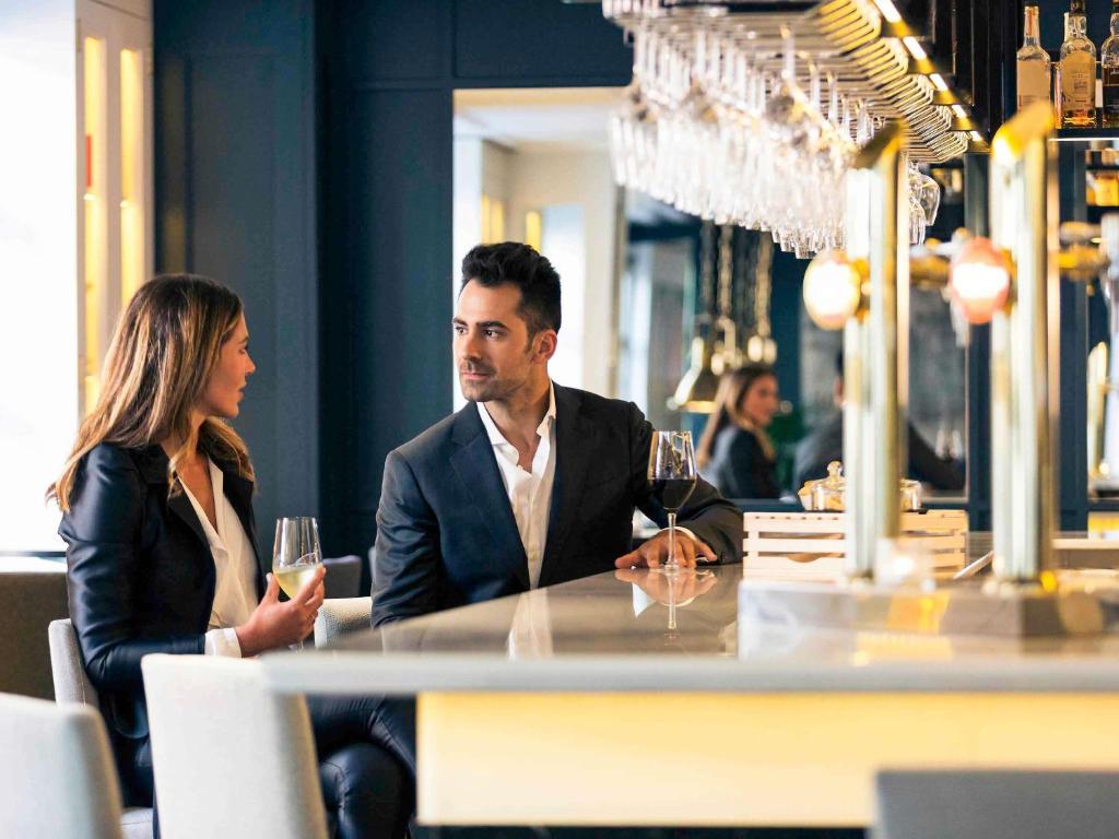 Hotel Mercure Jardines de Albia - Resim 32