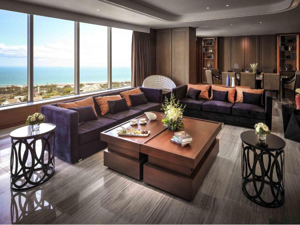 Suite 2 Phòng Ngủ Hạng Tổng Thống Có Bể Jacuzzi Và Quyền Sử Dụng Lounge
