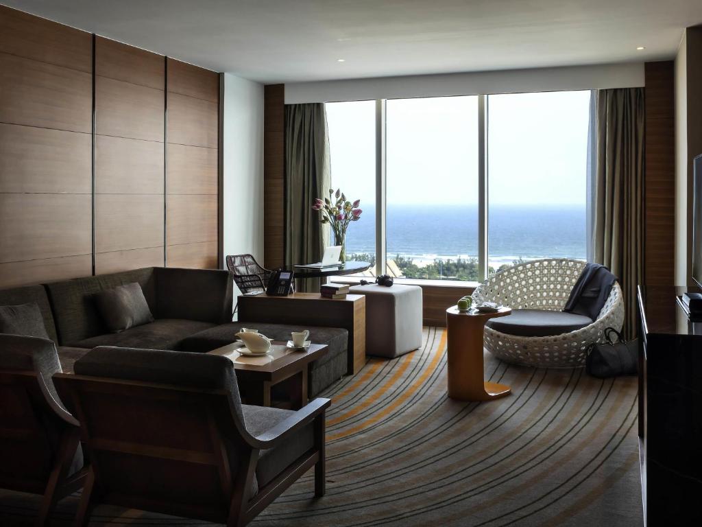 Phòng Suite, Quyền Lui Tới Lounge, 1 Giường Cỡ King