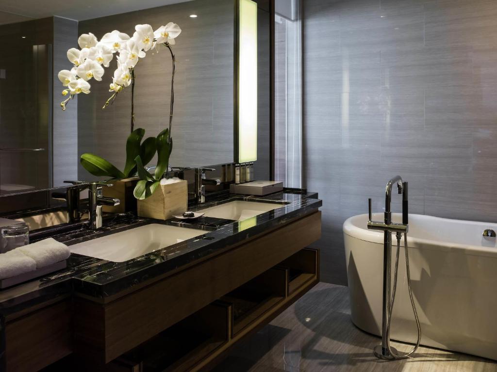Phòng Suite, Quyền Lui Tới Lounge, 1 Giường Cỡ King