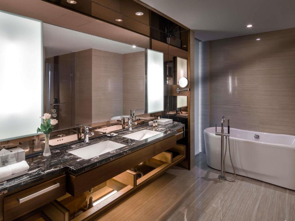 Suite Gia Đình 2 Phòng Ngủ Với Quyền Sử Dụng Lounge