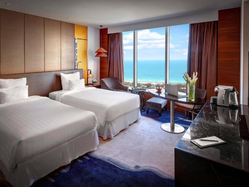 Suite 2 Phòng Ngủ Hạng Tổng Thống Có Bể Jacuzzi Và Quyền Sử Dụng Lounge