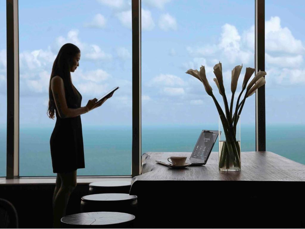 Phòng Suite, Quyền Lui Tới Lounge, 1 Giường Cỡ King