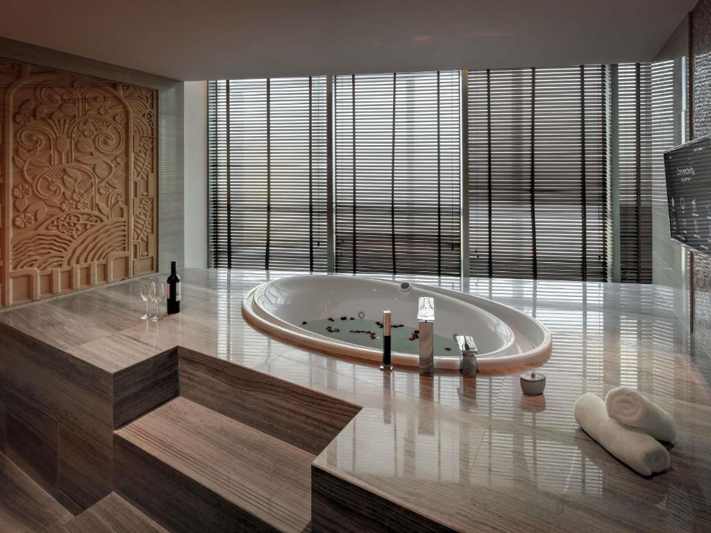 Suite Exclusive 2 Phòng Ngủ Có Phòng Xông Hơi Khô Và Quyền Sử Dụng Lounge