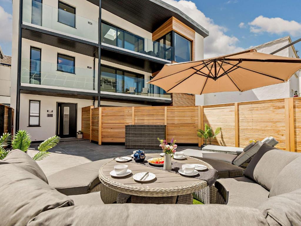 Χώρος καθιστικού στο 6 Bed in Westward Ho 91693