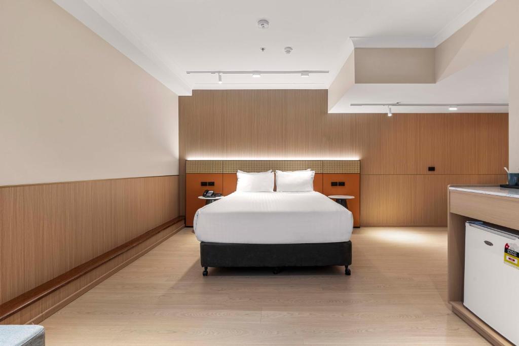 
Superior Accessible Queen
