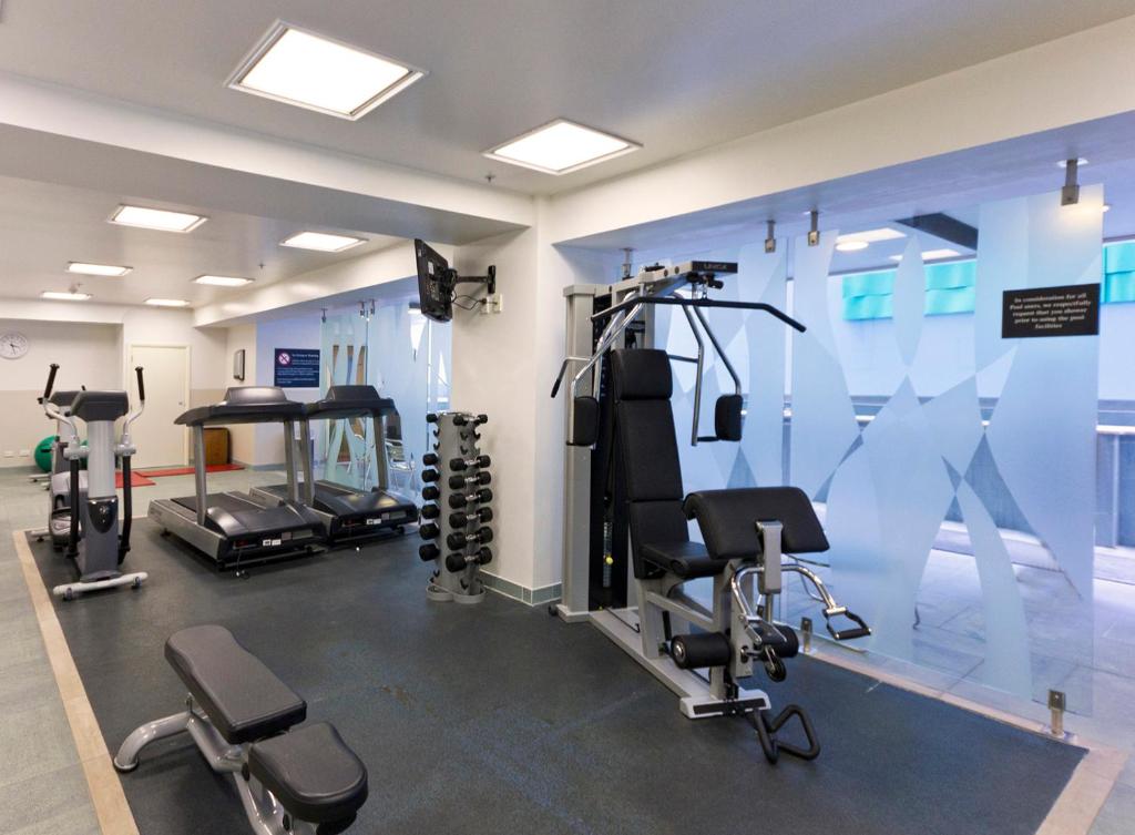 Sky Tower View with Rooftop Pool! - Resim 22