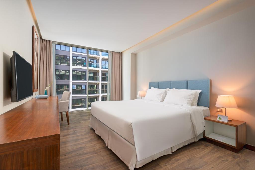 Special Offer - One-bedroom City View Suite with Balcony