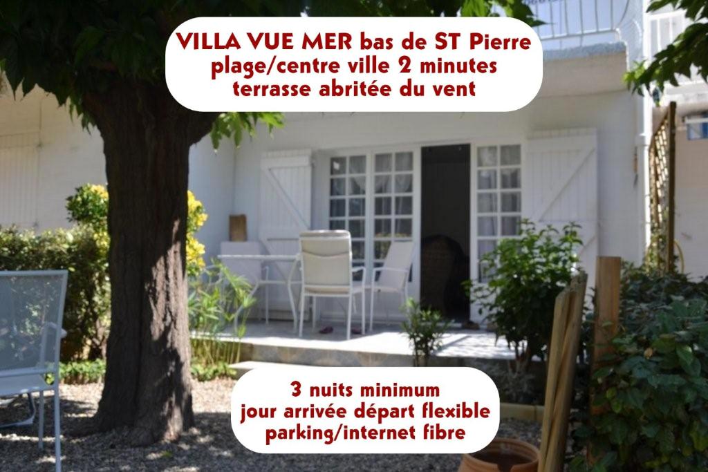 フルーリーにあるVILLA VUE MER PLAGE a pied 2 minutes 200 m CENTRE VILLE a pied parking privé wifi fibre abritée du vent st pierre la merのヴィラに書かれた看板には、彼女の最後のサンピエールプレイセンターが必要だと書いてある
