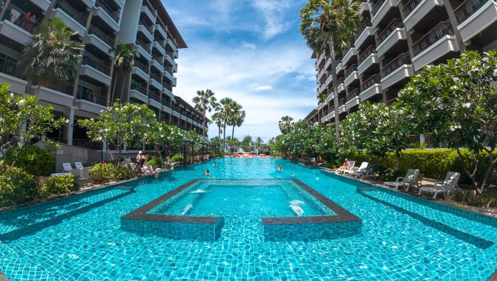 Welcome World Beachfront Resort - Resim 38