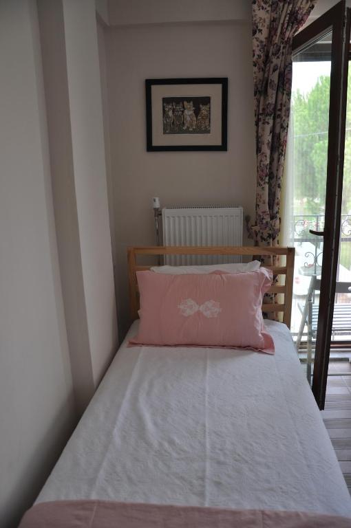 Ede Apart Otel - Chambre Triple Avec Vue Sur Jardin