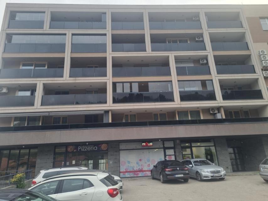 Το κτήριο όπου στεγάζεται  το διαμέρισμα