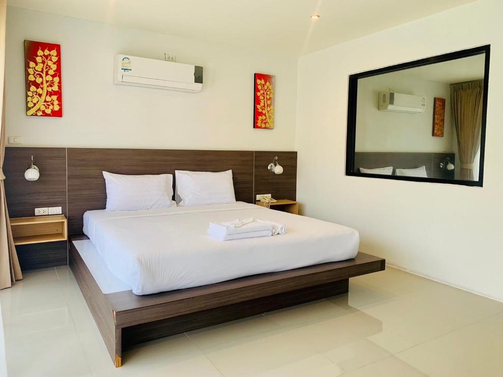 
Deluxe Room with Pool View
