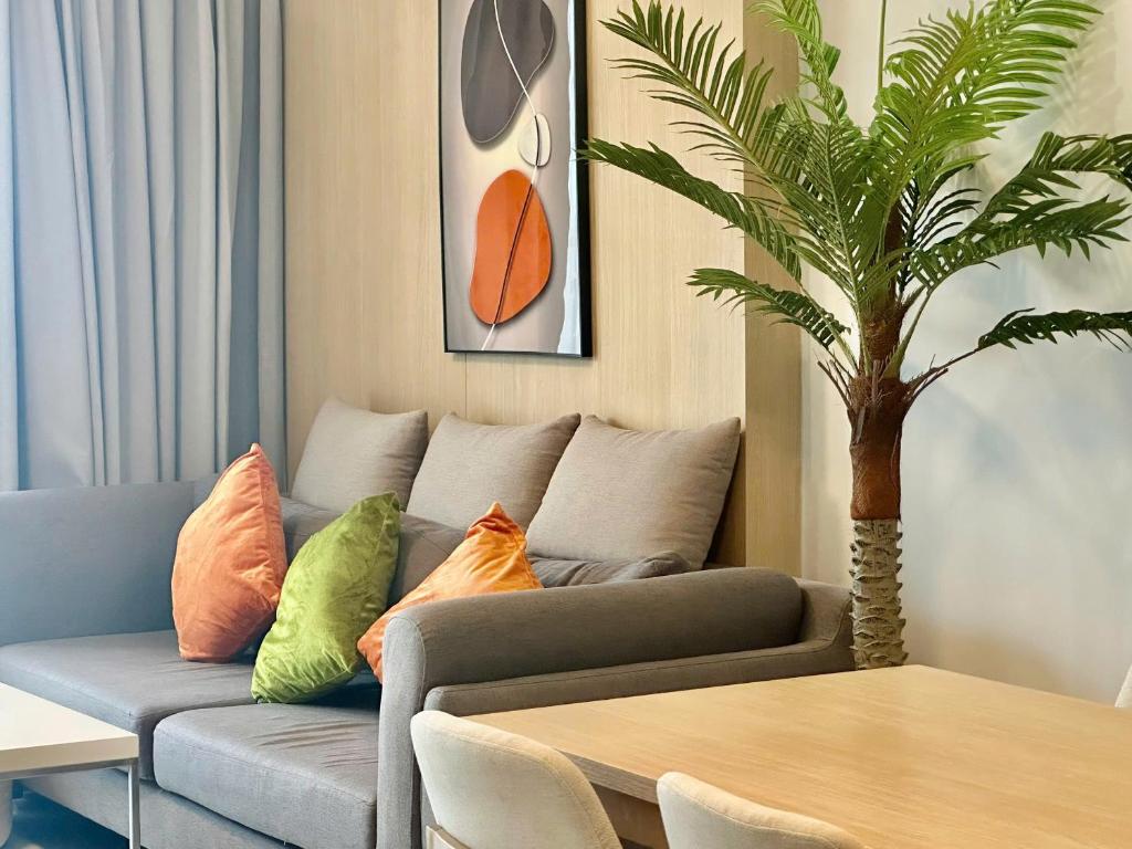 Ruang duduk di DQua Apartment by HD