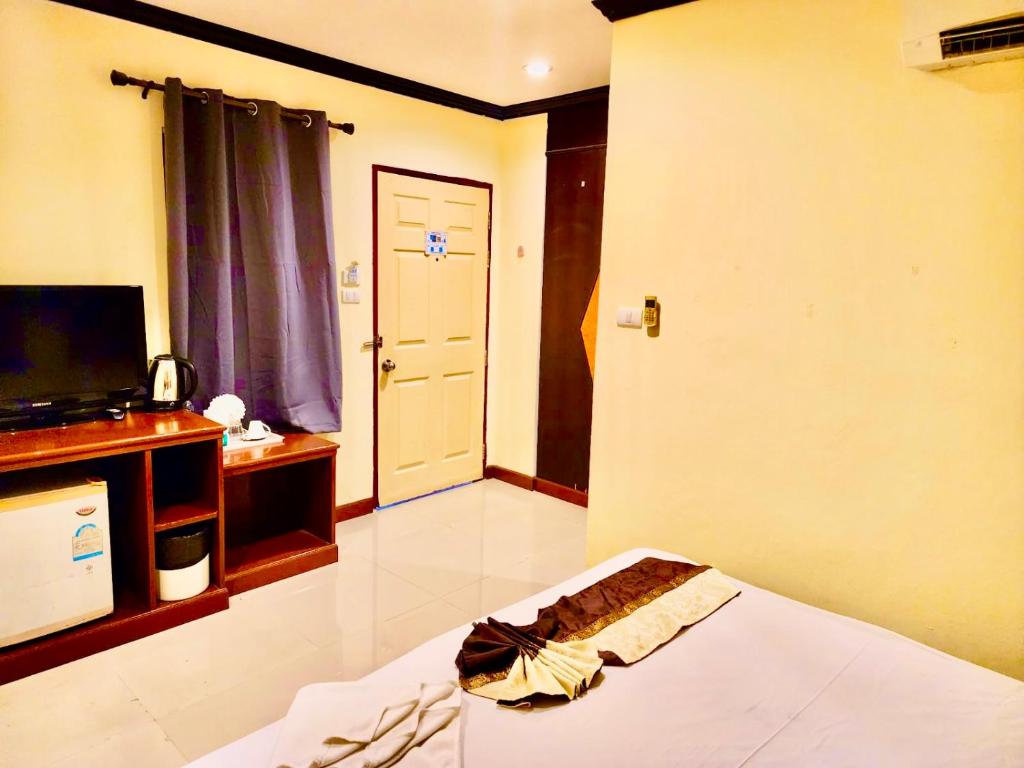 Hotel Hollywood Inn Love Patong - Resim 29