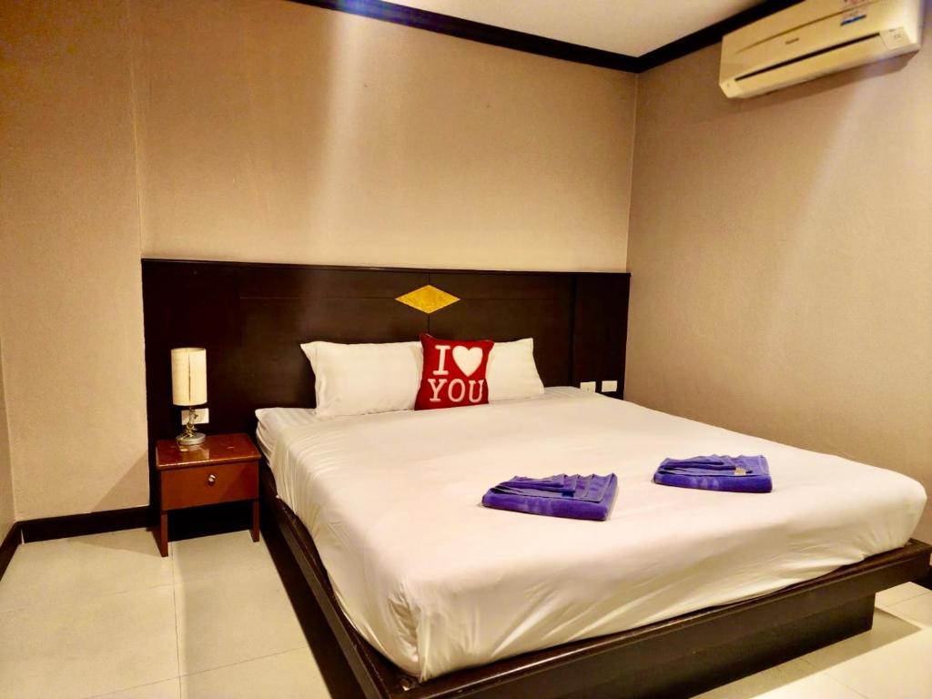 Hotel Hollywood Inn Love Patong - Resim 24
