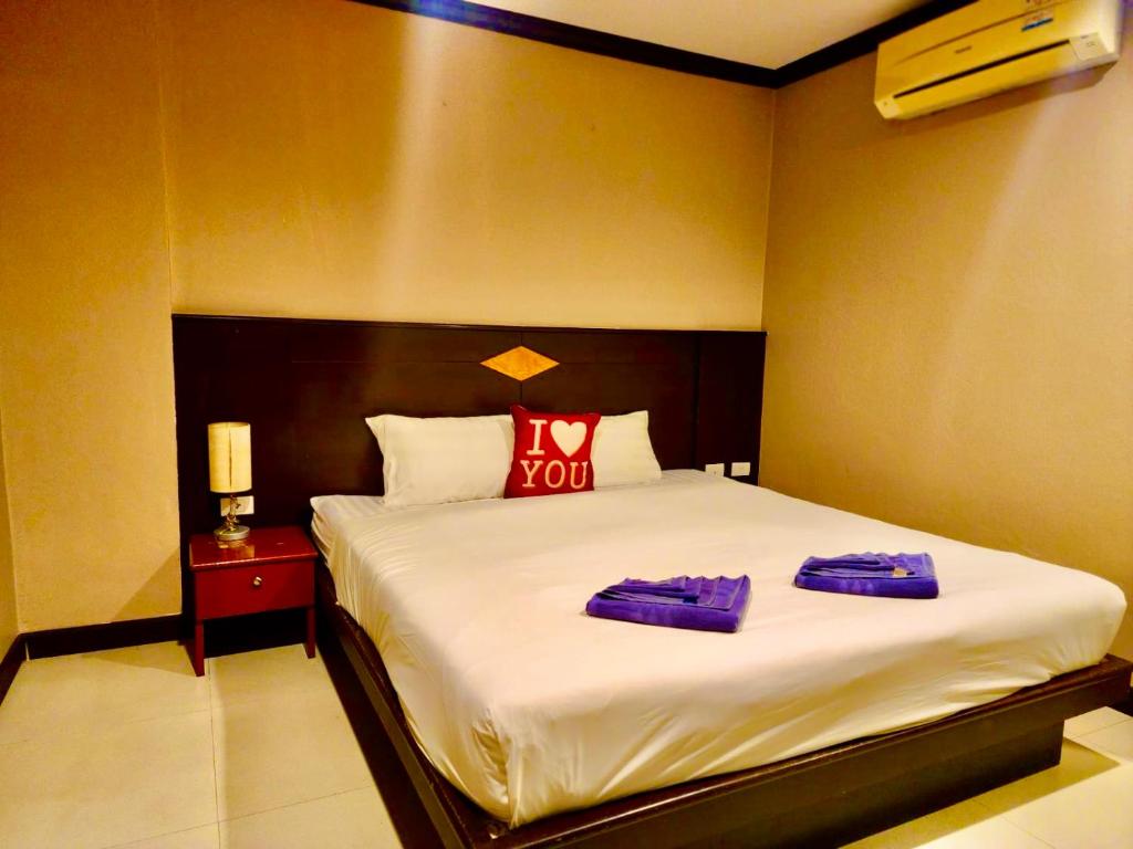 Hotel Hollywood Inn Love Patong - Resim 32