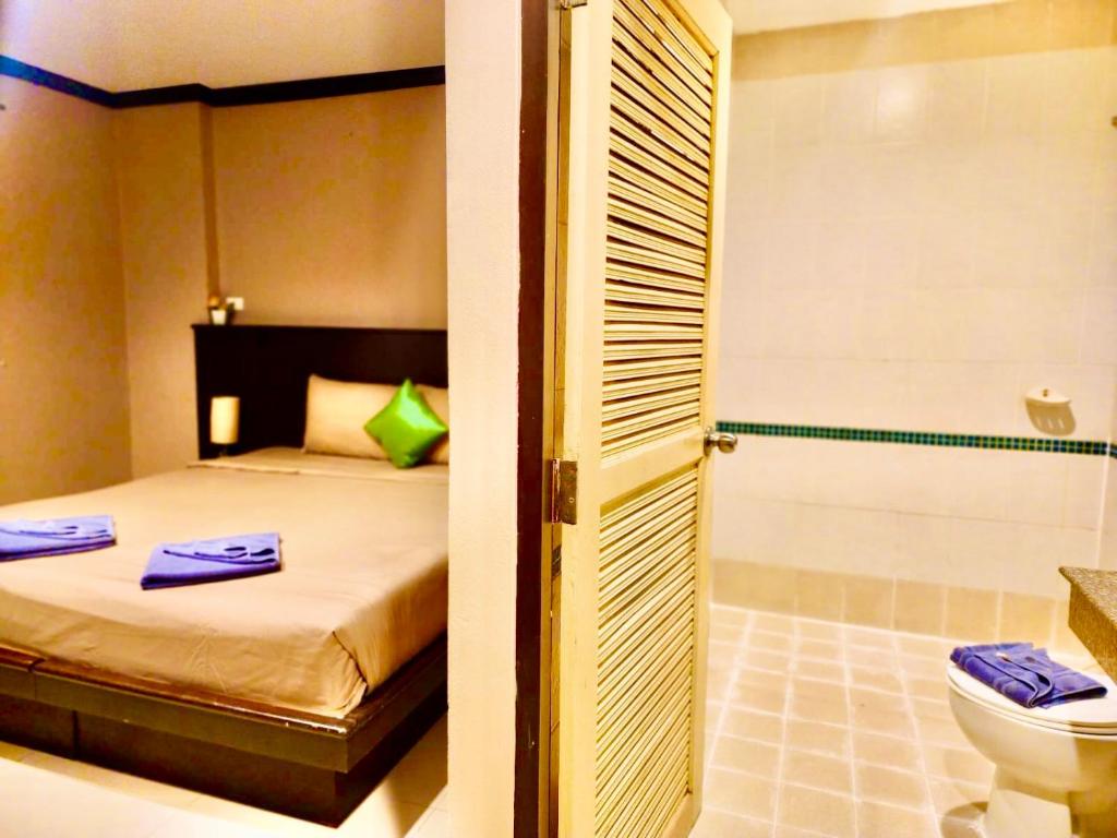 Hotel Hollywood Inn Love Patong - Resim 3