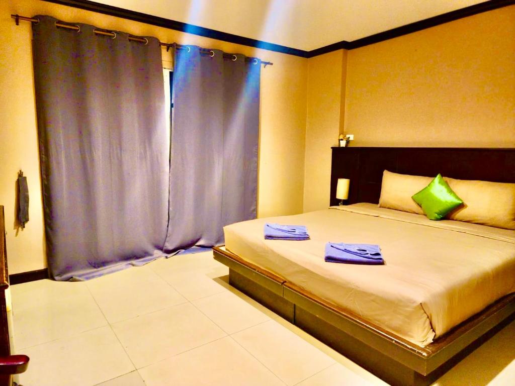 Hotel Hollywood Inn Love Patong - Resim 39