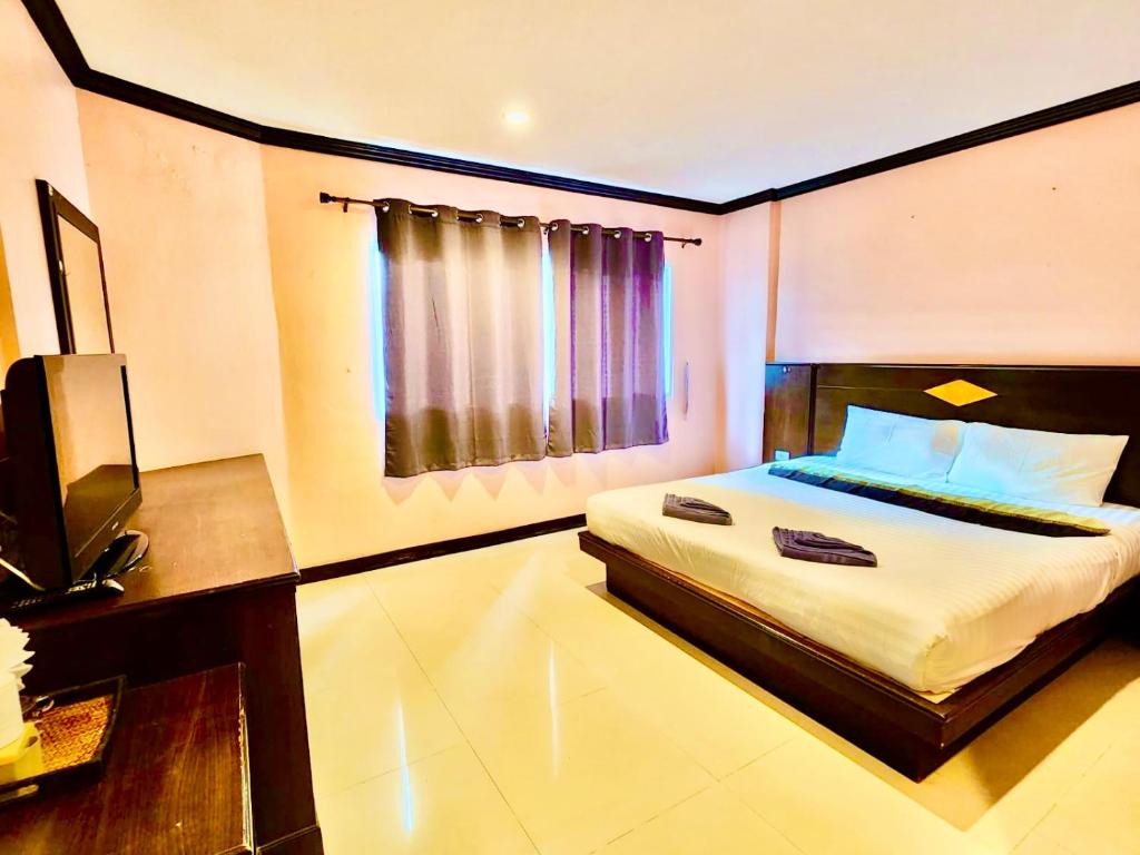 Hotel Hollywood Inn Love Patong - Resim 44