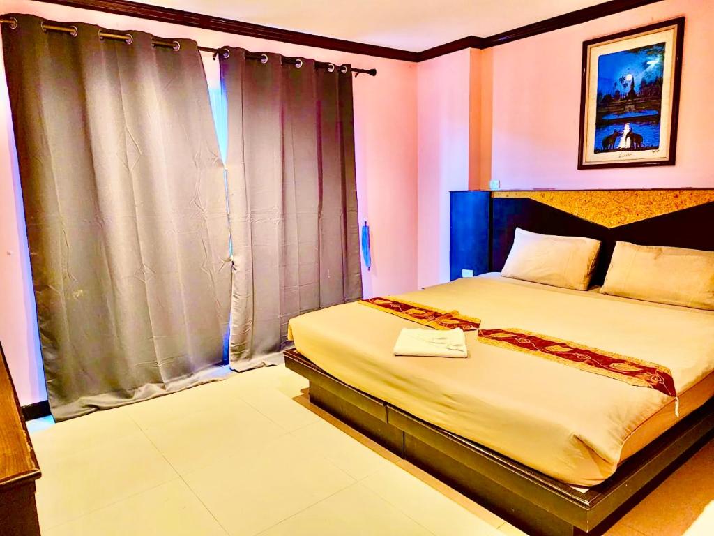 Hotel Hollywood Inn Love Patong - Resim 27