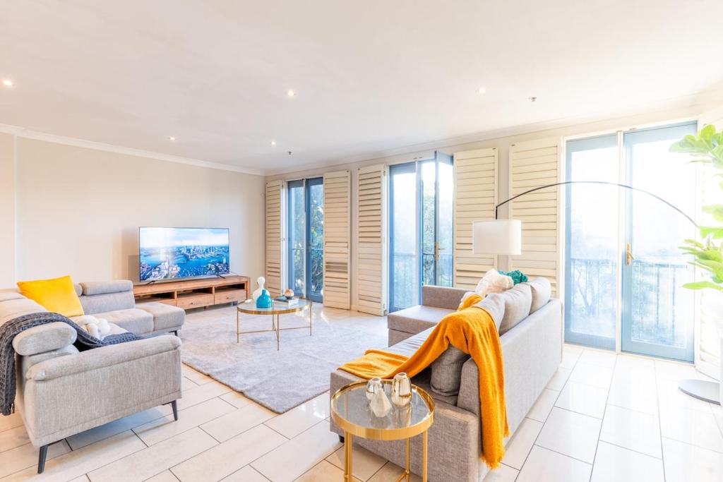 A closer look at Penthouse Apartment With Natural Light And Ventilation