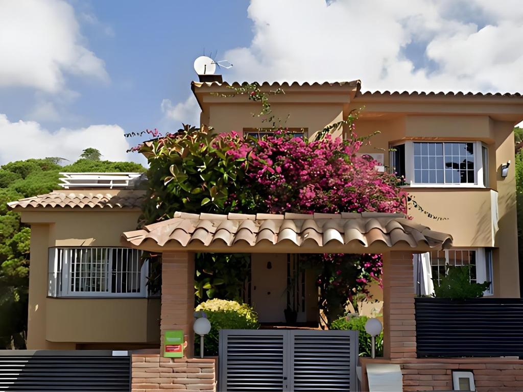 Το κτήριο όπου στεγάζεται  το διαμέρισμα