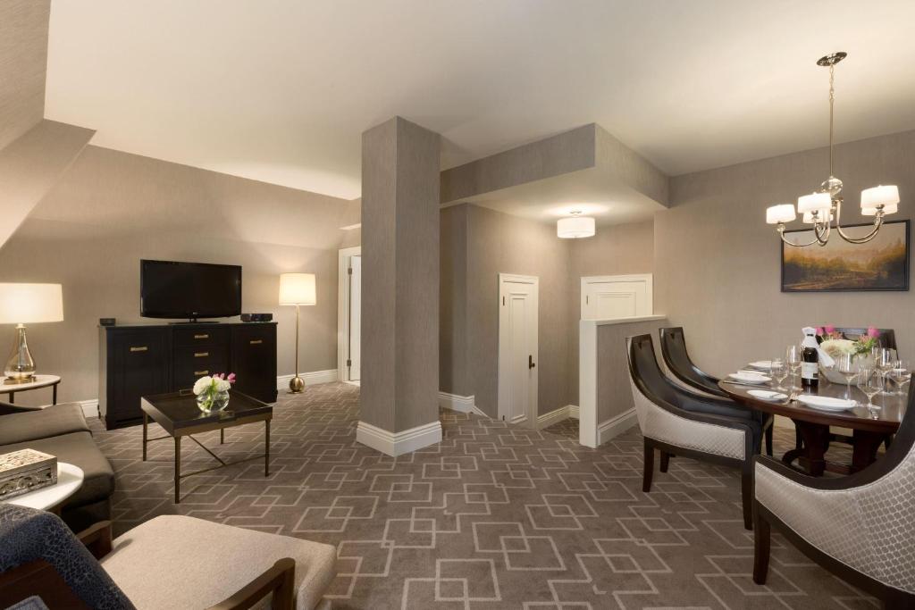 Fairmont Hotel Macdonald - Resim 16