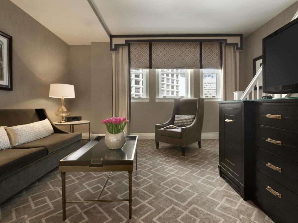 Fairmont Hotel Macdonald - Resim 24