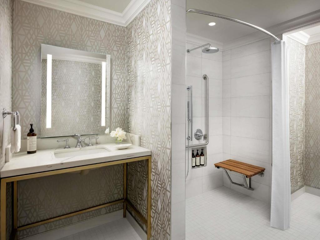 Fairmont Hotel Macdonald - Resim 30