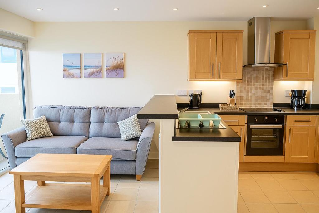 West Beach - Holiday Apartments - 